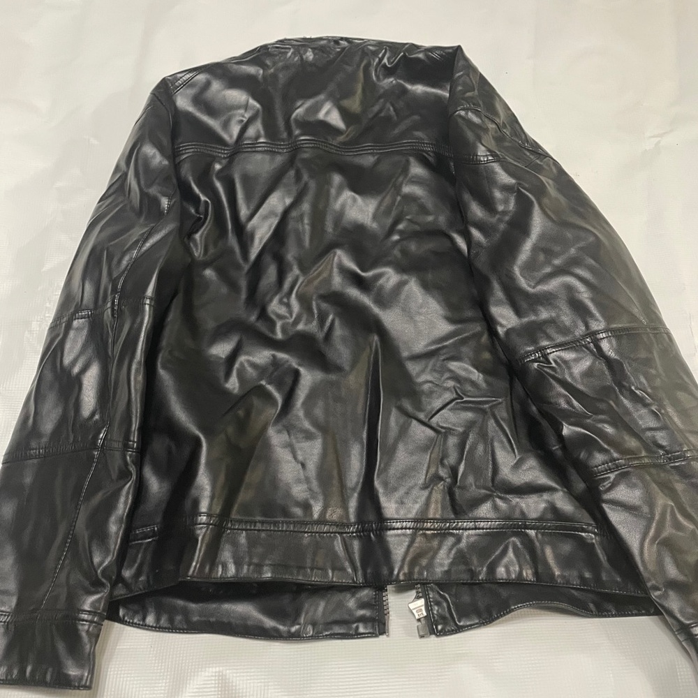 Leather jacket - Picture 3 of 3